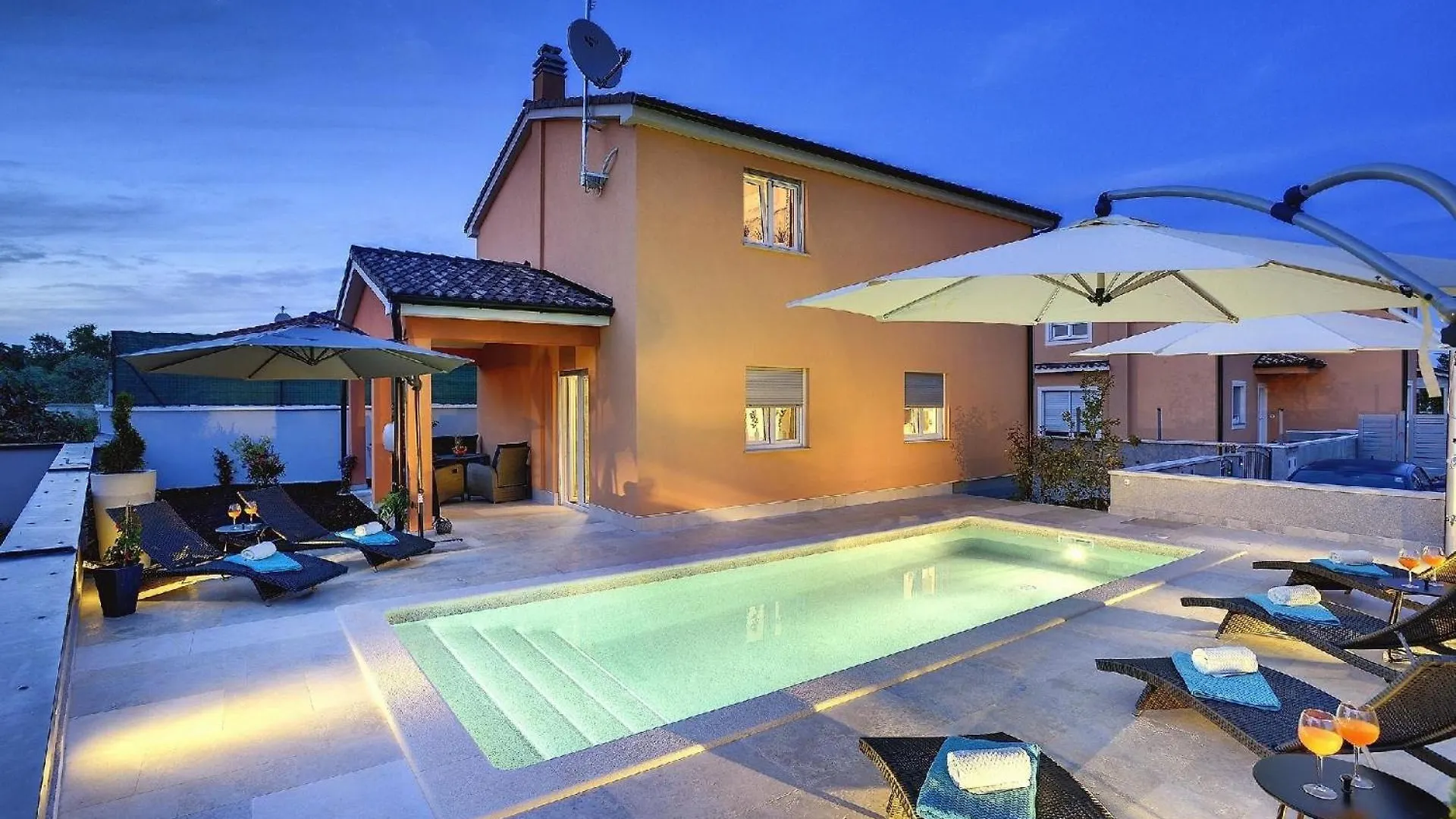 Ferienhaus Mit Privatpool Fuer 6 Personen Ca 150 M In Jadreski, Istrien Pula Und Umgebung
